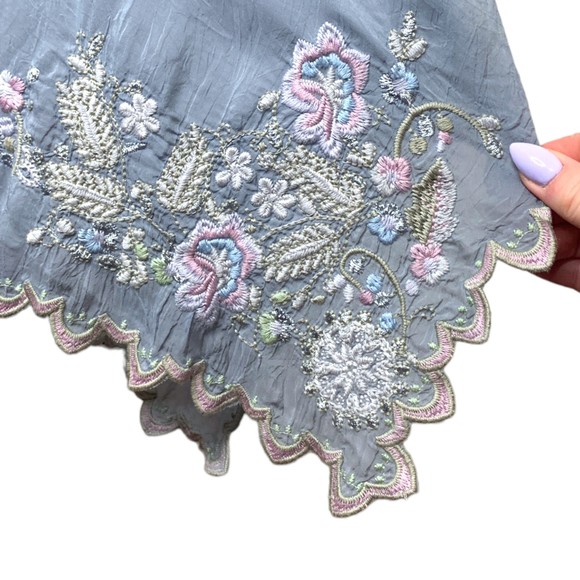 Johnny Was Women Embroidered Floral Mayan Tunic in Fog Small Scalloped Hem - Picture 14 of 16